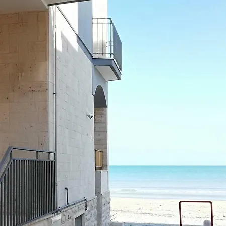 Blue Sea Apartment